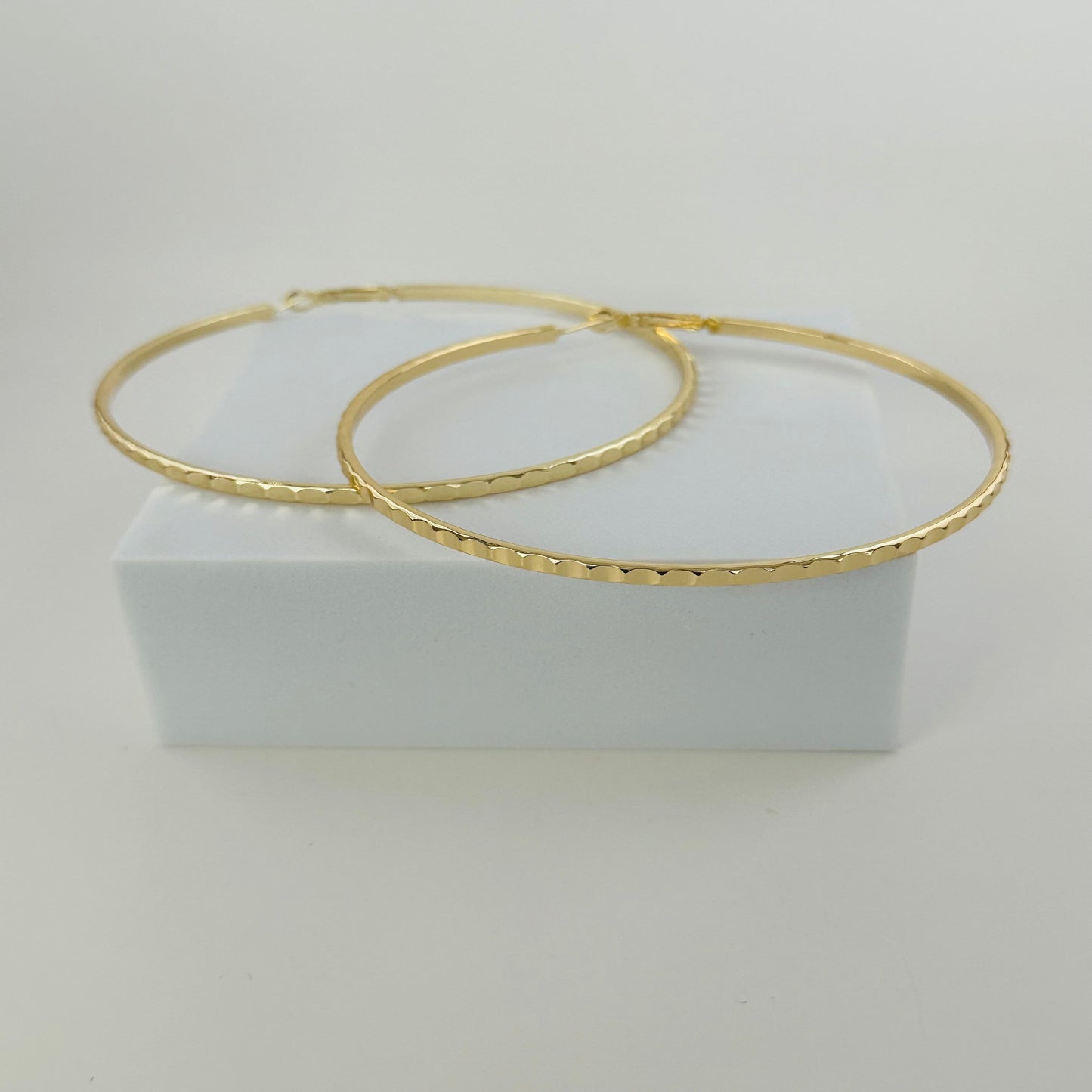 Large 18K Gold plated hoop earrings 0.88 oz 3.54 inches