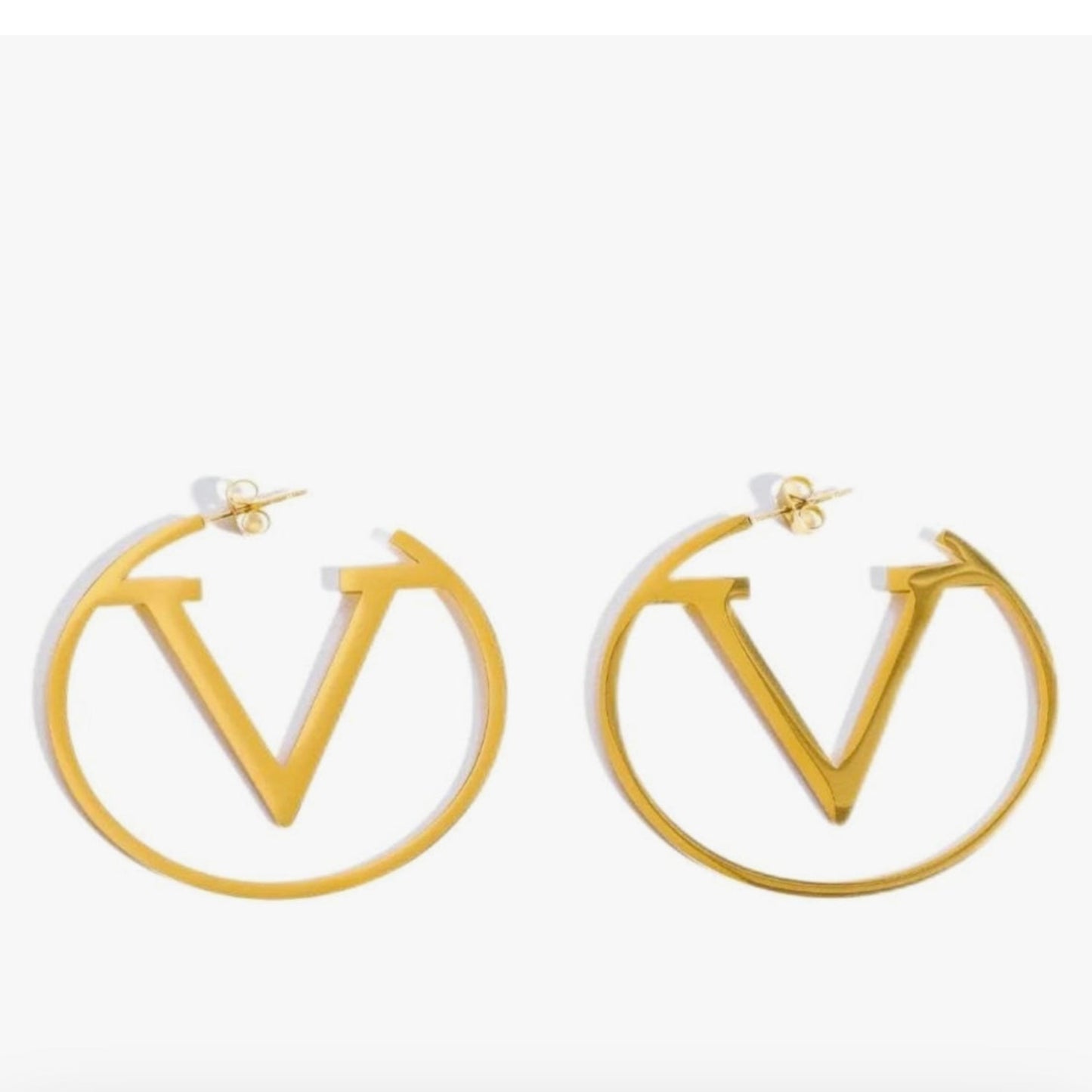 Gold alloy Letter V Hoop Earrings
0.39 oz
1.81 inches