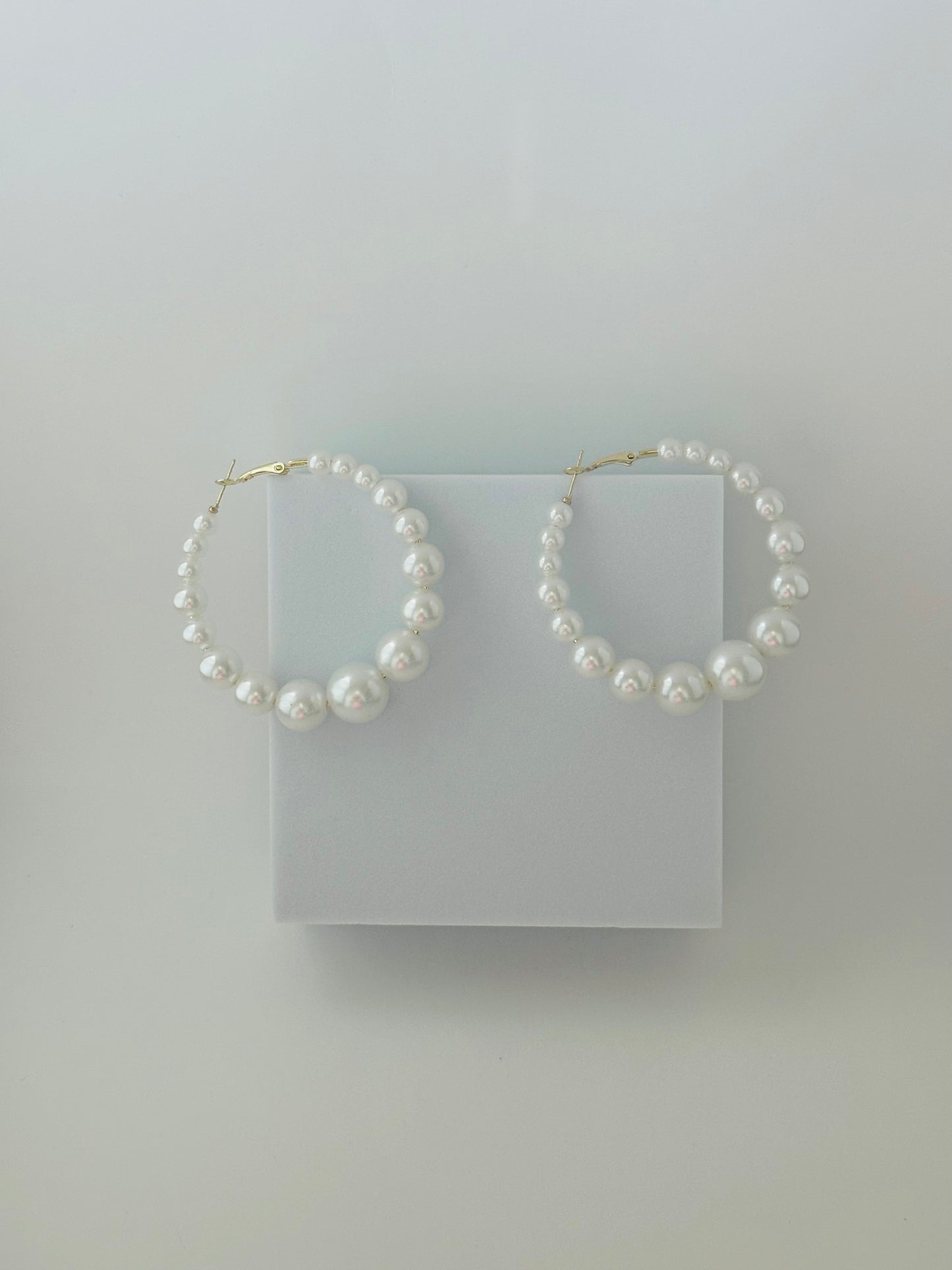 Pearl Chic Hoops