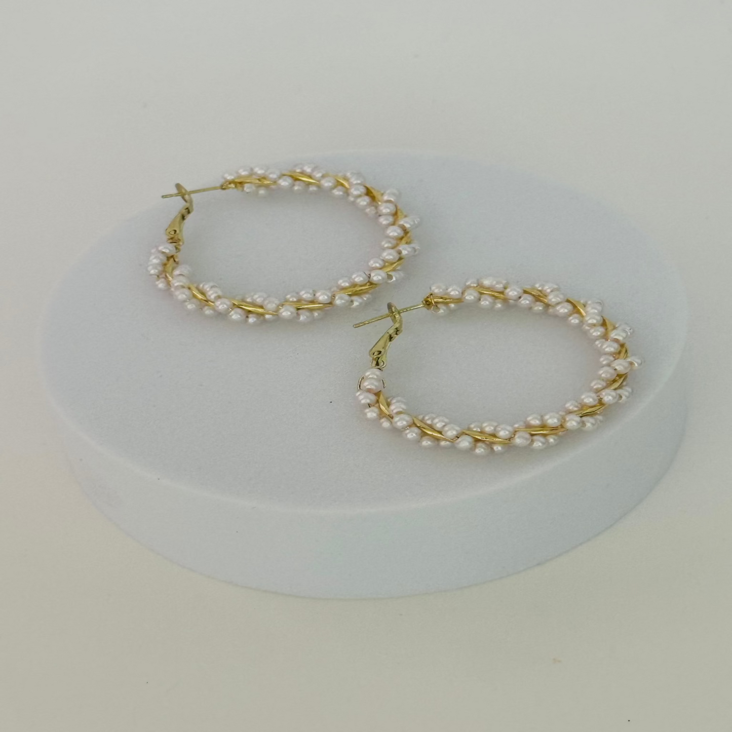 Pearl hoop earrings Alloy
1.57 inches
0.46 oz