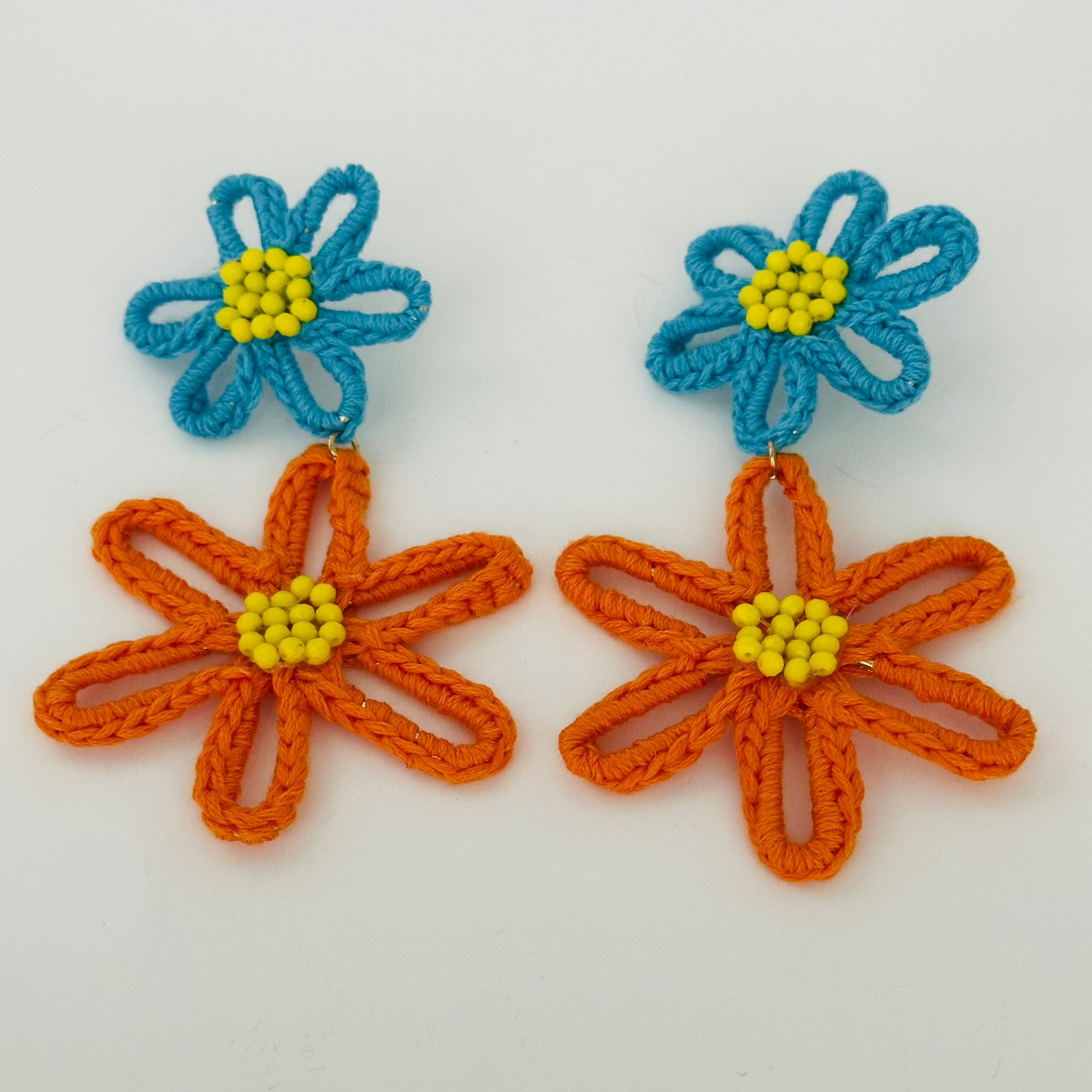 Flower drop earrings