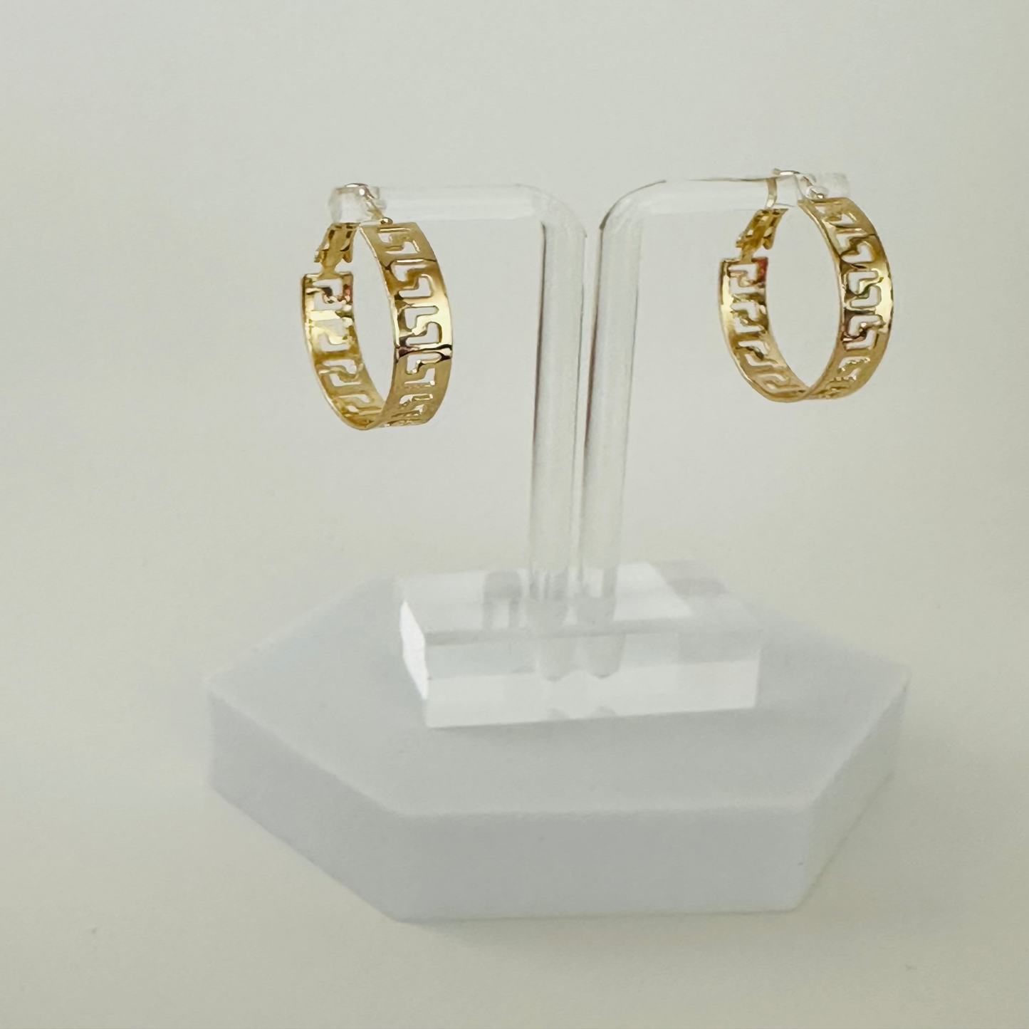 Small Gold Hoop Earrings, Metal 0.211 oz