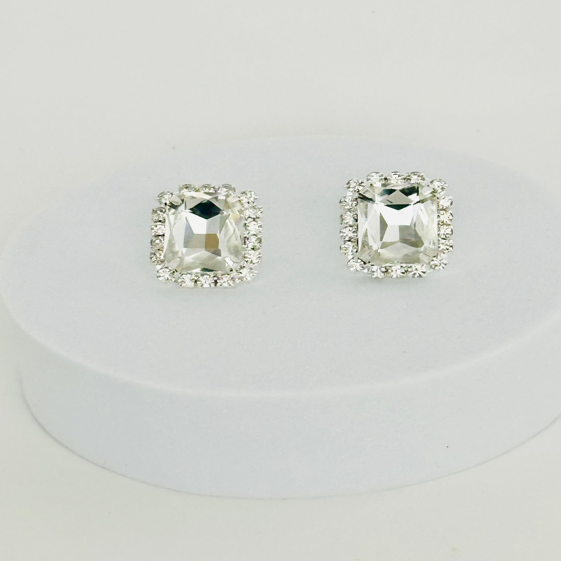 Diamond stud earrings 