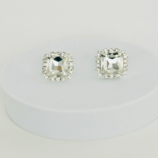 Diamond stud earrings 